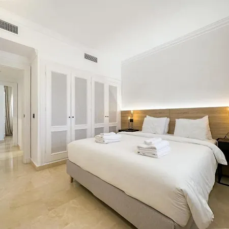 Heated Indoor Pool 2 Bed Mountain Sunset Views Apartment *
