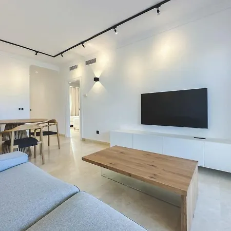 Heated Indoor Pool 2 Bed Mountain Sunset Views Apartment